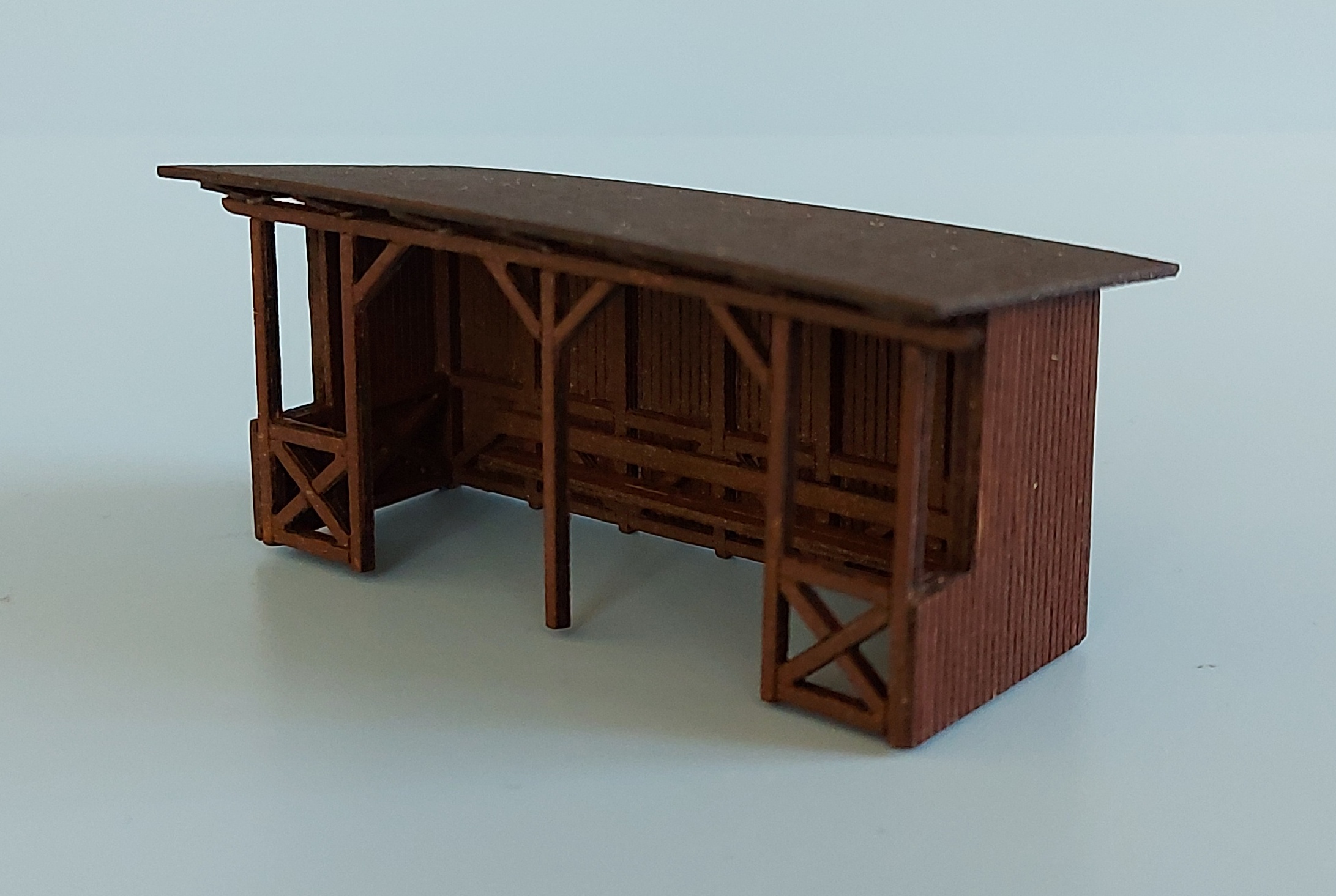 H0 060105 Zastávka Desná tmavě hnědá