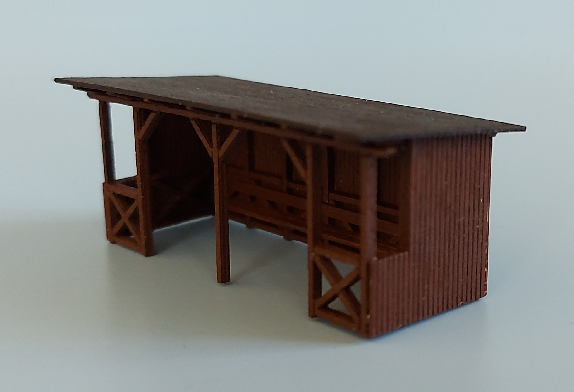 TT 060105 Zastávka Desná tmavě hnědá