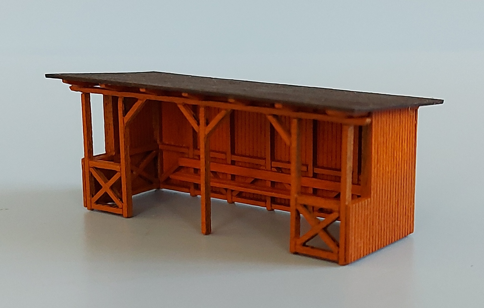 TT 060106 Zastávka Desná světle hnědá